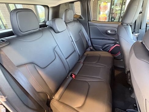 Used 2019 Jeep Renegade Trailhawk image 31