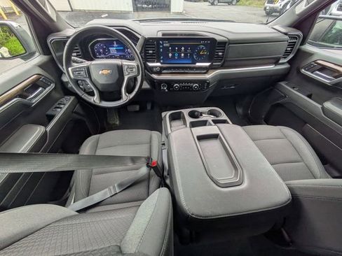 Used 2024 Chevrolet Silverado 1500 LT AWD/4WD image 31