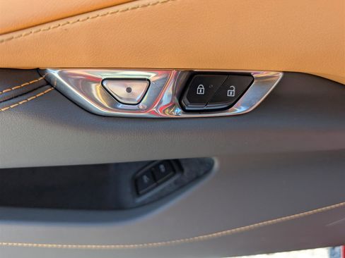 Used 2023 Chevrolet Corvette 2LT w/ Chrome Exterior Badge Package image 18