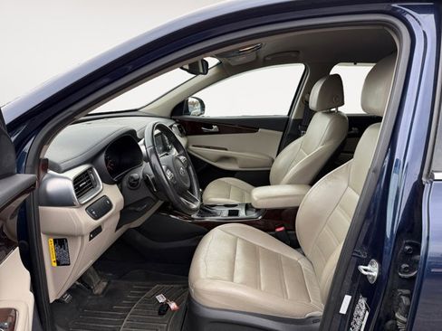 Used 2017 Kia Sorento EX image 11