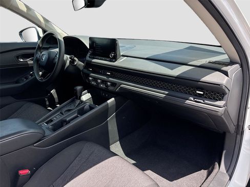 Certified 2024 Honda Accord EX image 32