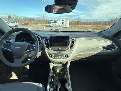 Used 2024 Chevrolet Malibu LT image 26