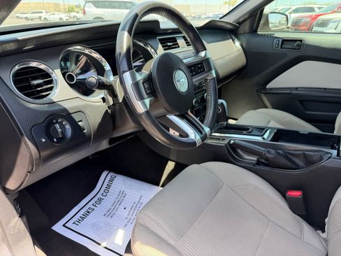 Used 2013 Ford Mustang Convertible RWD image 2