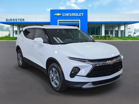New 2026 Chevrolet Blazer LT w/ Convenience Package AWD/4WD image 4
