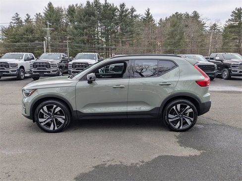 Used 2023 Volvo XC40 B5 Plus w/ Driver Assist Package image 8