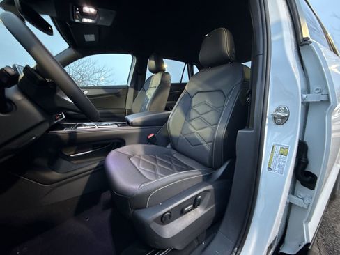 New 2026 Volkswagen Atlas Cross Sport SE AWD/4WD image 12