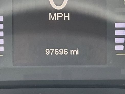 Used 2016 Jeep Cherokee Latitude FWD image 12