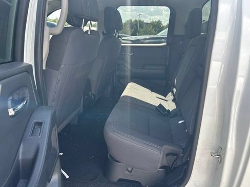 Used 2024 Nissan Frontier SV w/ Technology Package RWD image 17