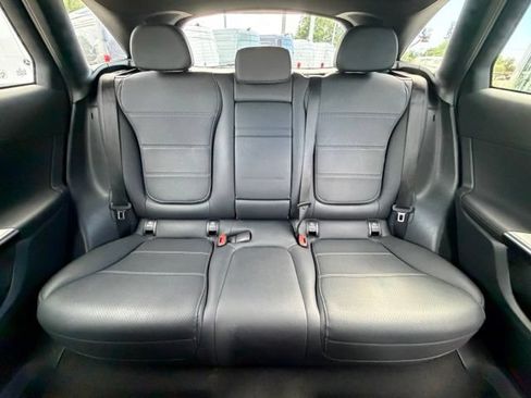 Used 2024 Mercedes-Benz GLC 300 4MATIC image 16