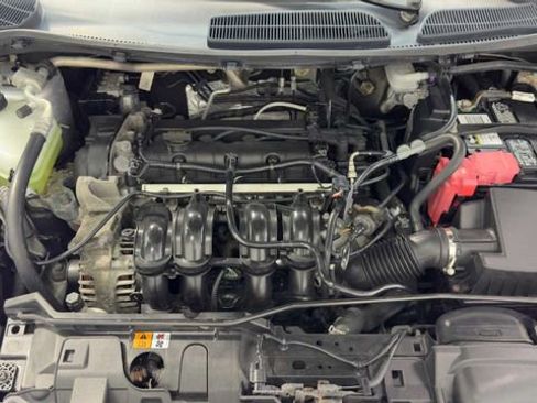 Used 2015 Ford Fiesta SE FWD image 32