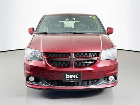Used 2020 Dodge Grand Caravan GT image 2