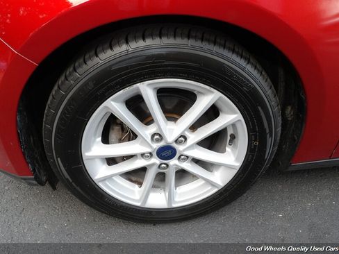 Used 2018 Ford Focus SE FWD image 11