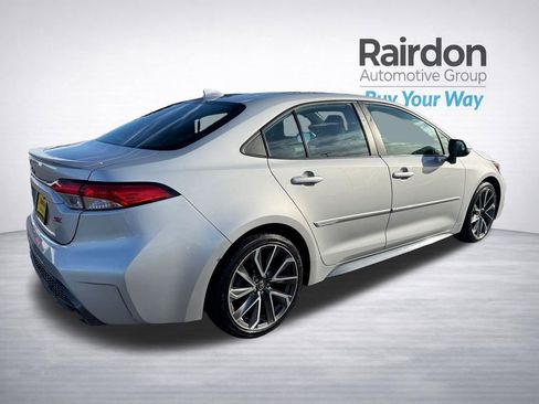 Used 2021 Toyota Corolla SE w/ SE Premium Package image 9