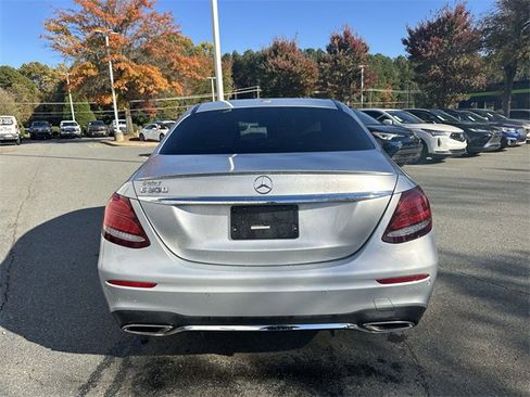 Used 2017 Mercedes-Benz E 300 image 4
