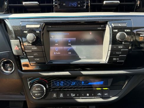 Used 2016 Toyota Corolla S Premium image 21