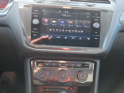 Used 2024 Volkswagen Tiguan Wolfsburg Edition image 21