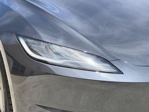 Used 2025 Tesla Model 3 Long Range RWD image 9