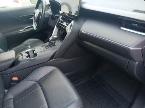 Used 2021 Toyota Venza Limited w/ Advanced Technology Package image 24