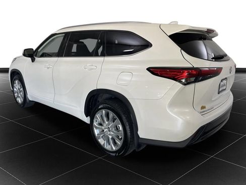 Used 2020 Toyota Highlander Limited AWD/4WD image 3