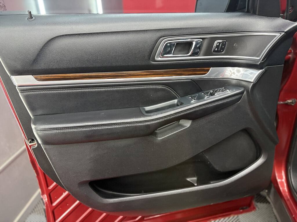 Used 2016 Ford Explorer Limited AWD/4WD image 7