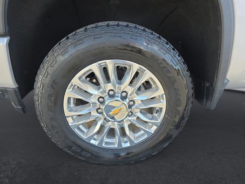 Used 2022 Chevrolet Silverado 3500 High Country w/ Z71 Off-Road Package AWD/4WD image 18