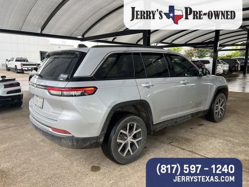 Used 2024 Jeep Grand Cherokee Limited w/ Trailer Tow Package RWD image 4