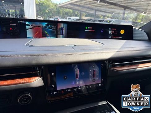 Used 2025 Lincoln Navigator Black Label AWD/4WD image 11