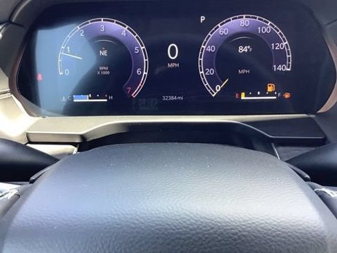Certified 2023 Jeep Grand Cherokee Limited AWD/4WD image 10