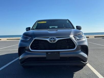 Used 2023 Toyota Highlander L