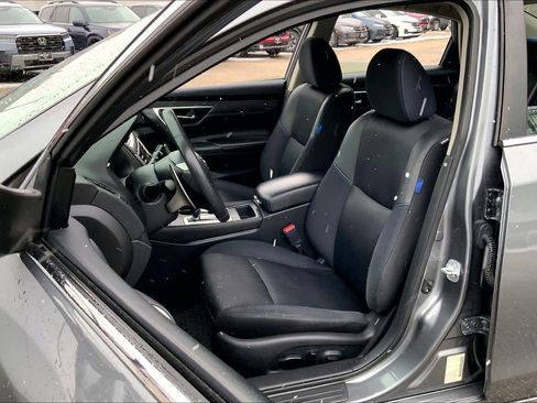 Used 2017 Nissan Altima 3.5 SR image 9