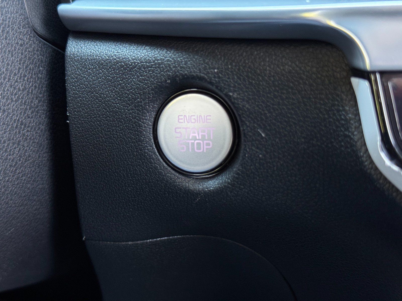 Used 2024 Kia Sorento SX FWD image 23