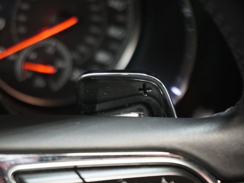 Used 2019 Bentley Bentayga image 18