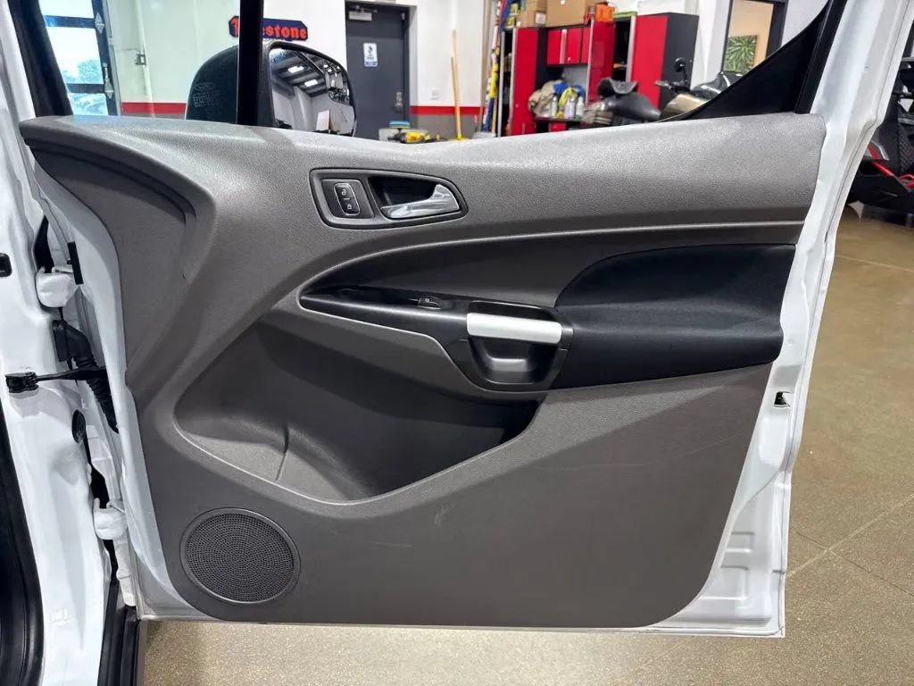 Used 2022 Ford Transit Connect XLT FWD image 17