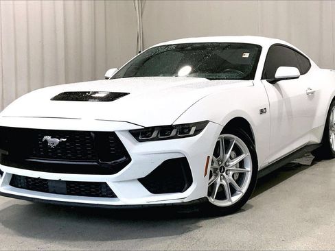 Used 2024 Ford Mustang GT Premium RWD image 11