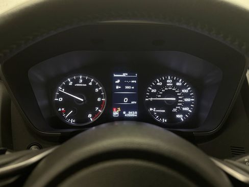 Used 2025 Subaru Ascent Premium AWD/4WD image 9