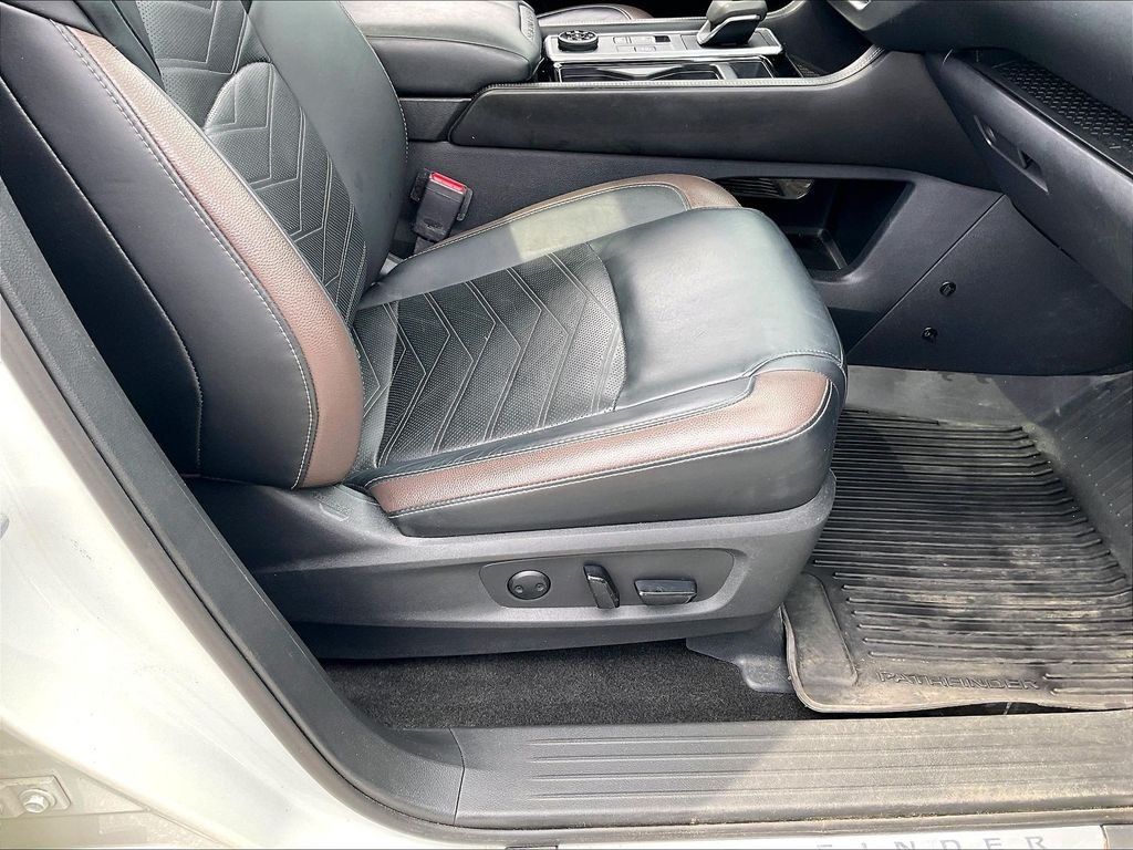 Used 2023 Nissan Pathfinder Platinum w/ Cargo Package AWD/4WD image 39