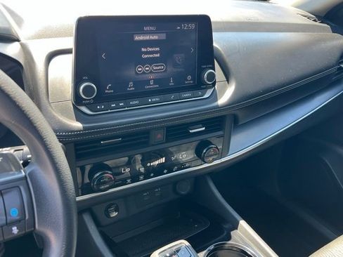 Used 2024 Nissan Rogue SV AWD/4WD image 18