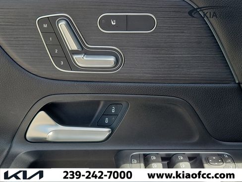 Used 2024 Mercedes-Benz GLB 250 4MATIC image 21