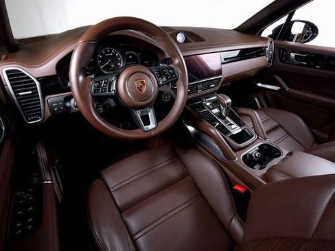 Used 2022 Porsche Cayenne Turbo S image 29