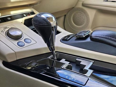 Used 2015 Lexus ES 300h image 14