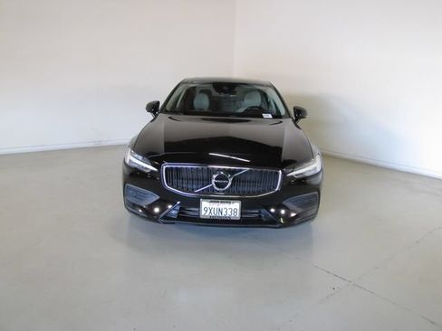 Used 2020 Volvo S60 T5 Momentum w/ Premium Package FWD image 2