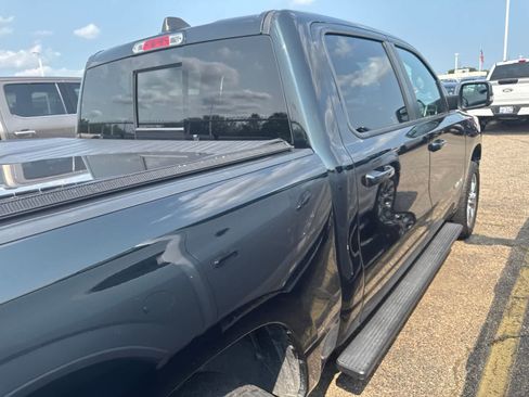 Used 2019 RAM 1500 Big Horn AWD/4WD image 12