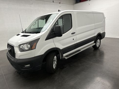Used 2025 Ford Transit 250 Low Roof w/ Exterior Upgrade Package RWD image 4