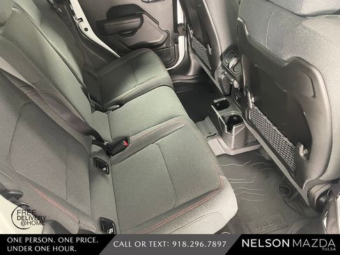Used 2025 Jeep Gladiator Rubicon AWD/4WD image 33
