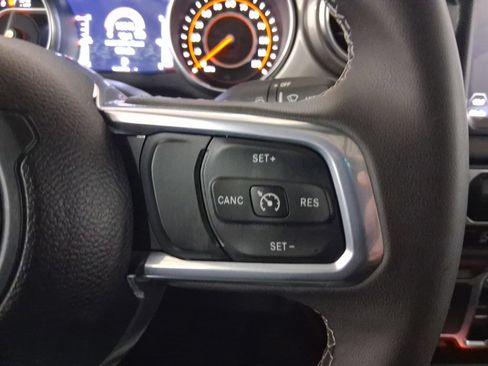 Used 2023 Jeep Gladiator Overland AWD/4WD image 21
