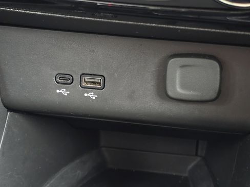 Used 2024 Buick Encore GX Sport Touring image 7