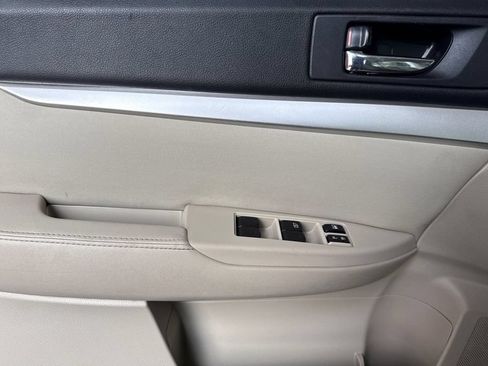 Used 2011 Subaru Legacy 2.5i Premium w/ All-Weather Pkg AWD/4WD image 11