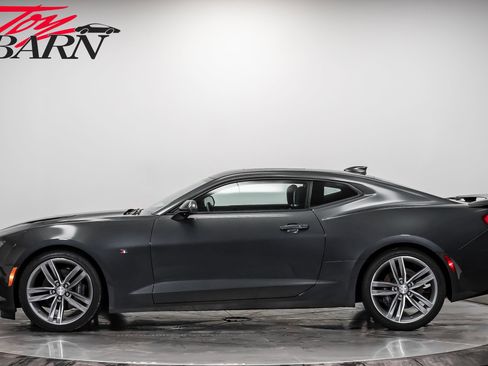 Used 2017 Chevrolet Camaro SS image 2