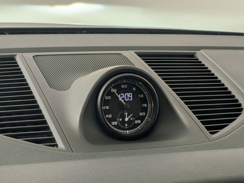 Certified 2024 Porsche Macan S AWD/4WD image 25