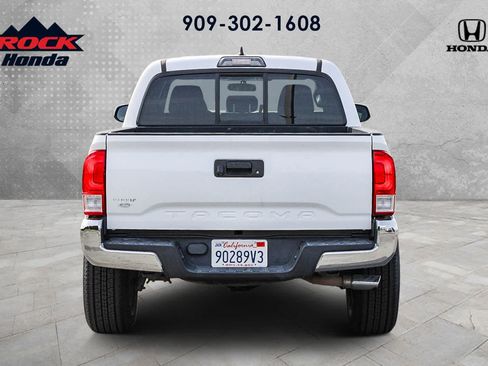 Used 2017 Toyota Tacoma SR5 image 5